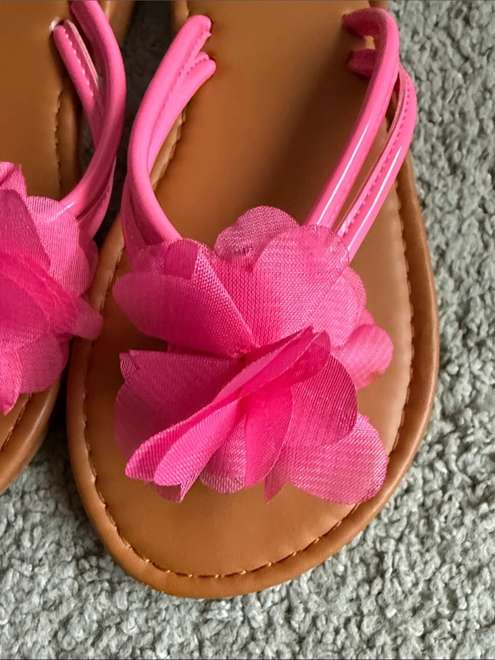 Gently worn Girls' Pink Flower Flip-Flop Sandals - Kids